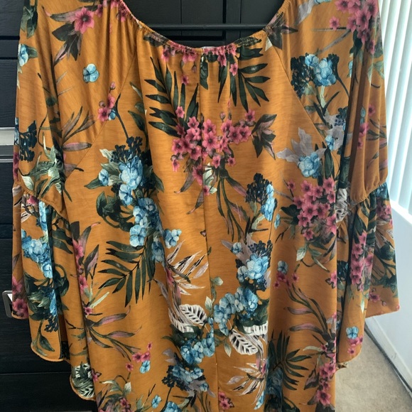 Blouse - Picture 3 of 4